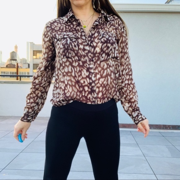 EllenTracy Light Leopard Animal Print Blouse Shirt - Picture 12 of 16